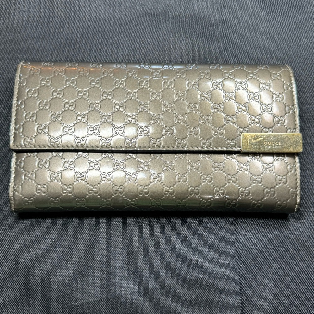 🩶GUCCI Metallic Gray Patent Microguccissima Wallet, Italy🩶